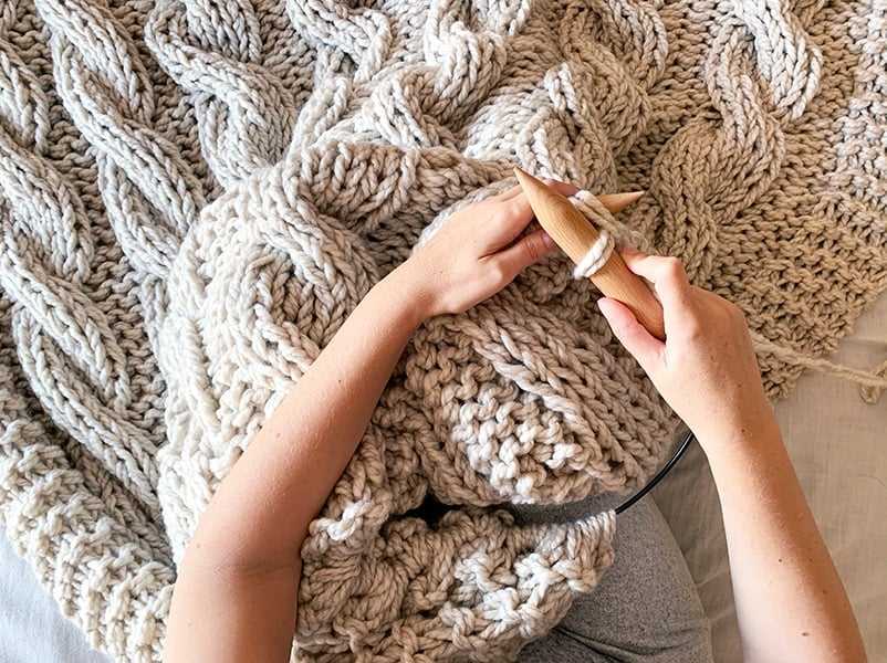 Cable blanket knitting pattern