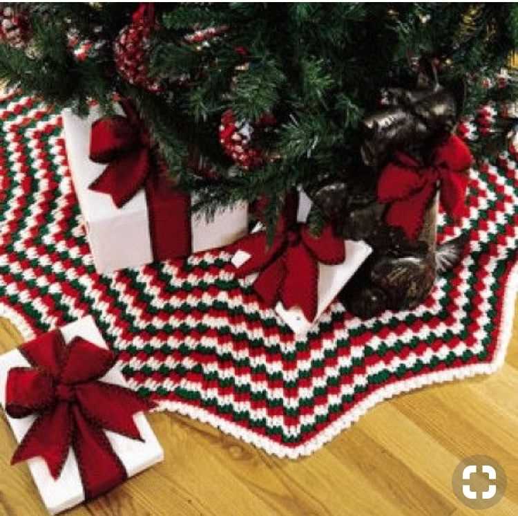 Christmas tree skirt knitting pattern