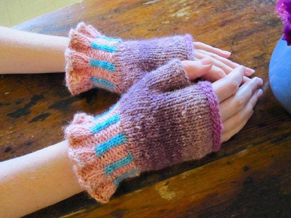 Easy fingerless gloves knitting pattern