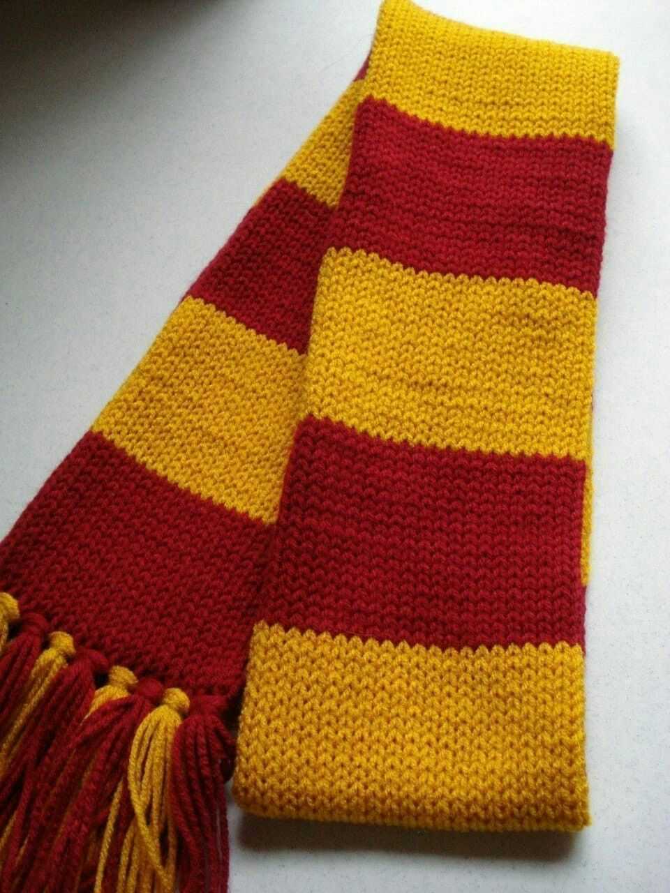 A Unique Guide to Crafting Hogwarts House Scarves Hogwarts house scarf knitting pattern