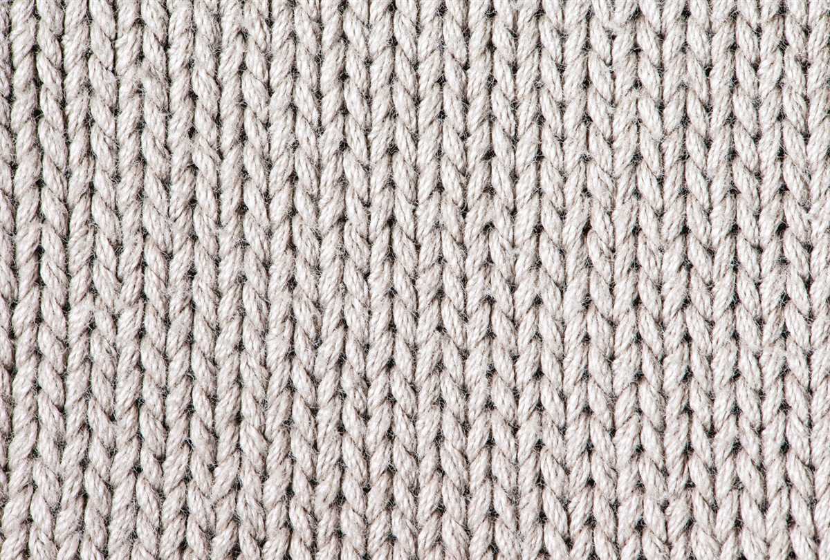 How to lay out a pattern on knit fabric