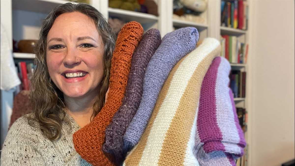 Knitting patterns using hemp yarn