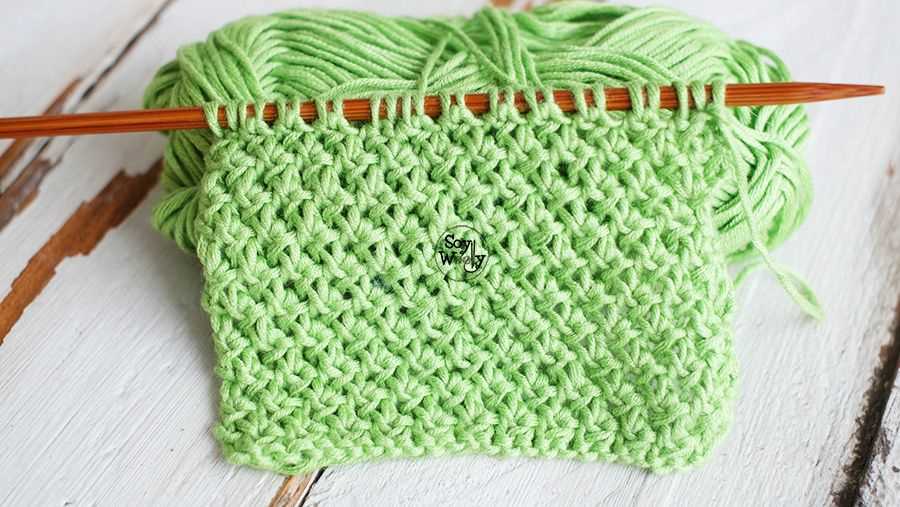Reversible cable knitting patterns