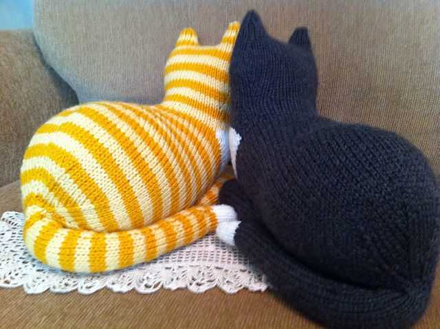 Sleeping cat knitting pattern free