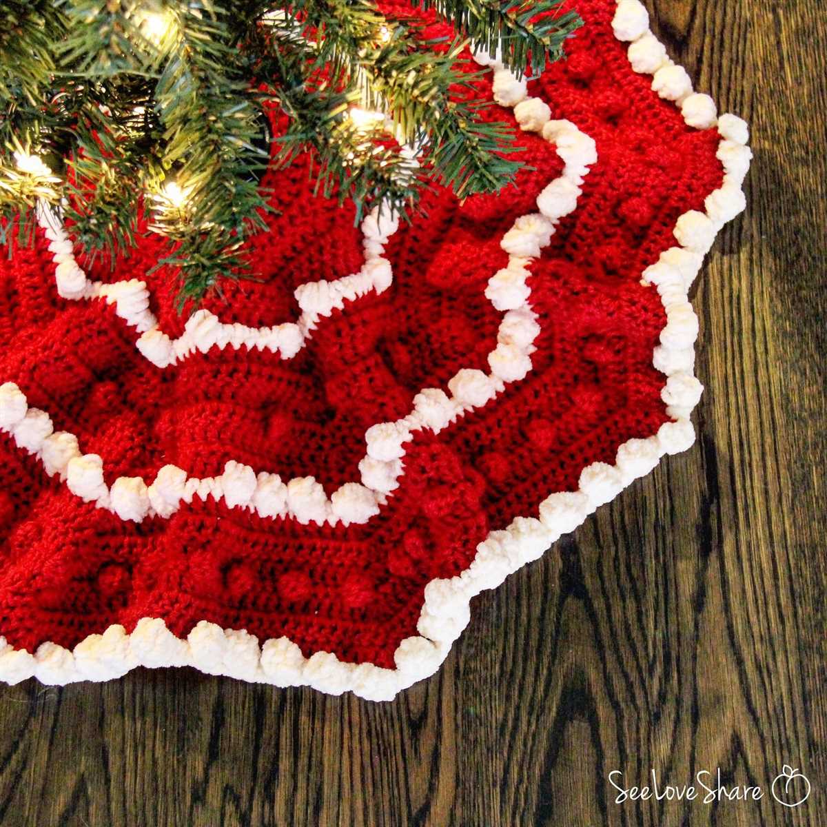 Christmas tree skirt knitting pattern