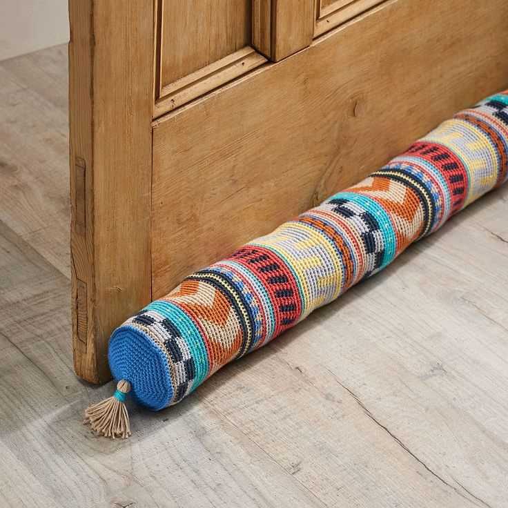 Free sausage dog draught excluder knitting pattern