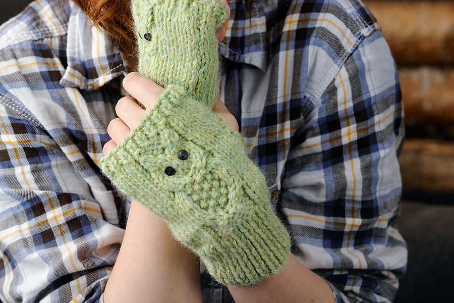 Easy fingerless gloves knitting pattern