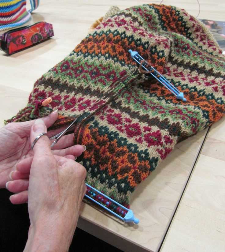 Fair isle shawl knitting pattern