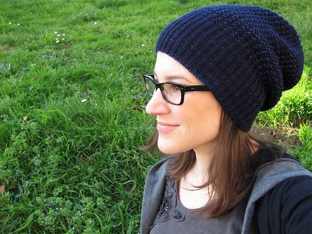 Loose beanie knit pattern
