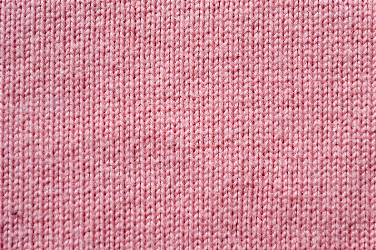 How to lay out a pattern on knit fabric