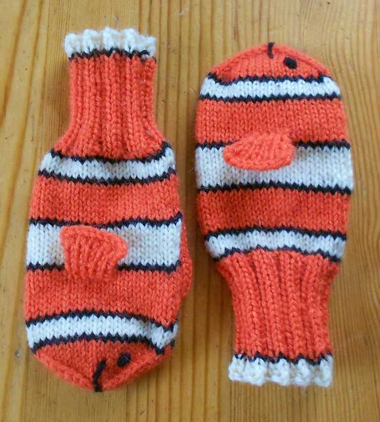 Knitting pattern for childrens mittens