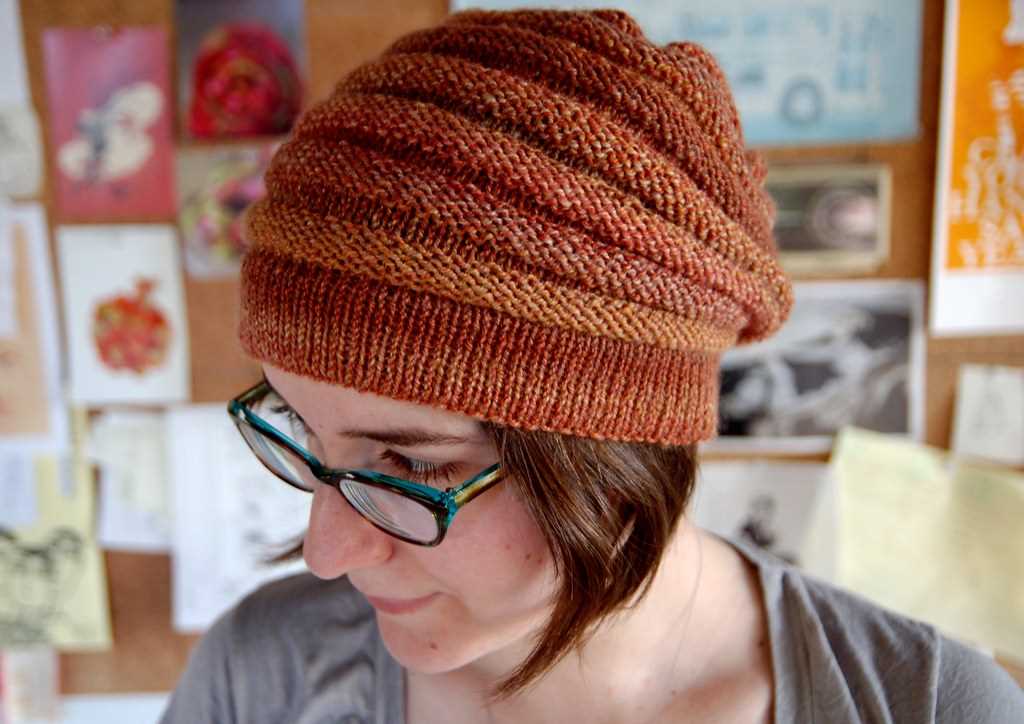 Easy 8 ply Knitted Beanie Pattern — free download