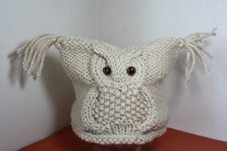 Knitted owl hat pattern