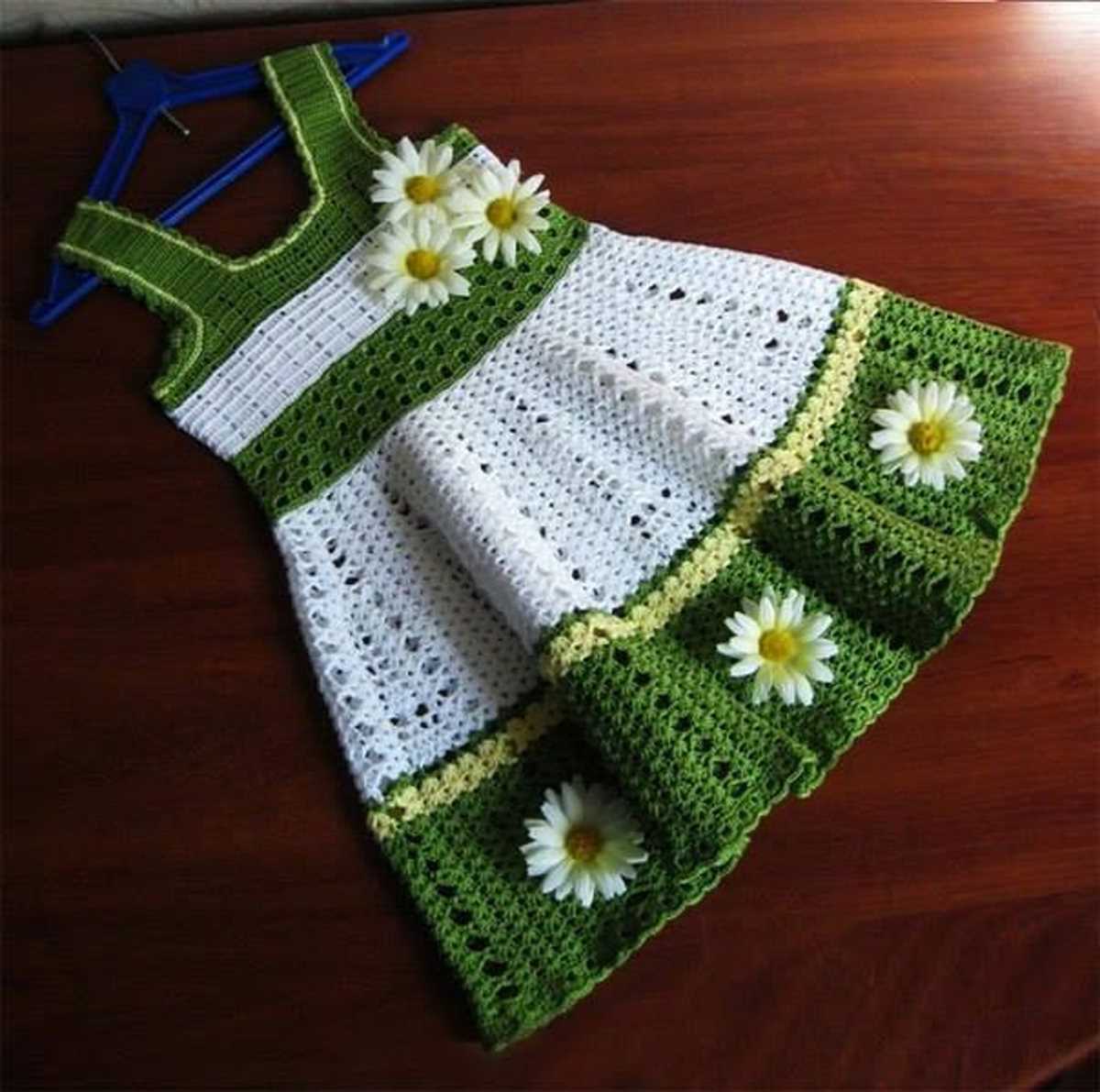 Lacy knitting pattern