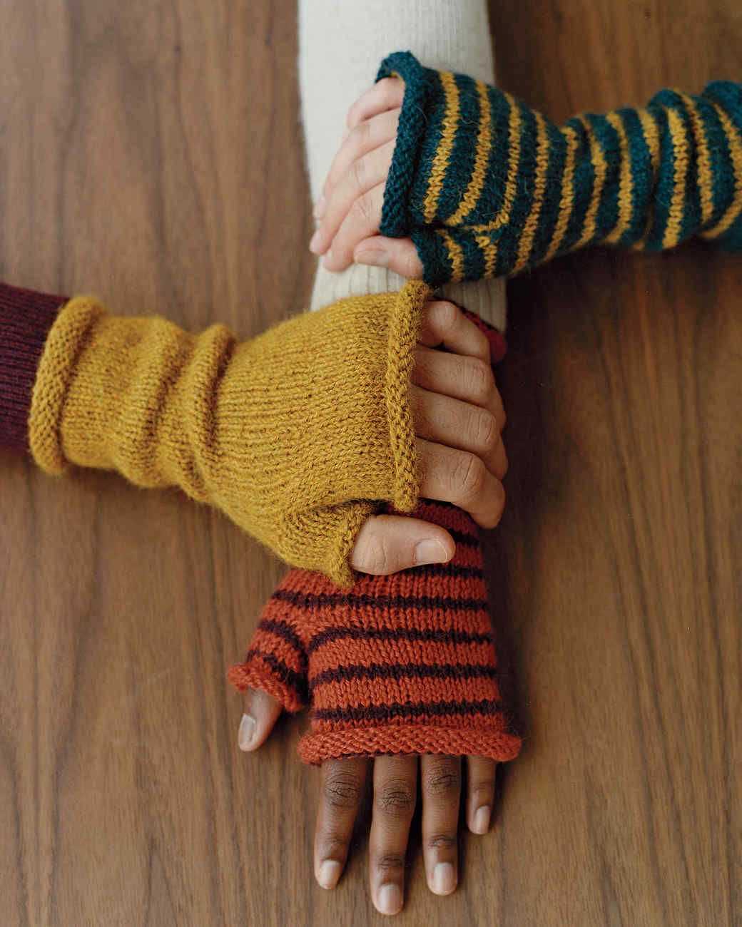 Easy fingerless gloves knitting pattern