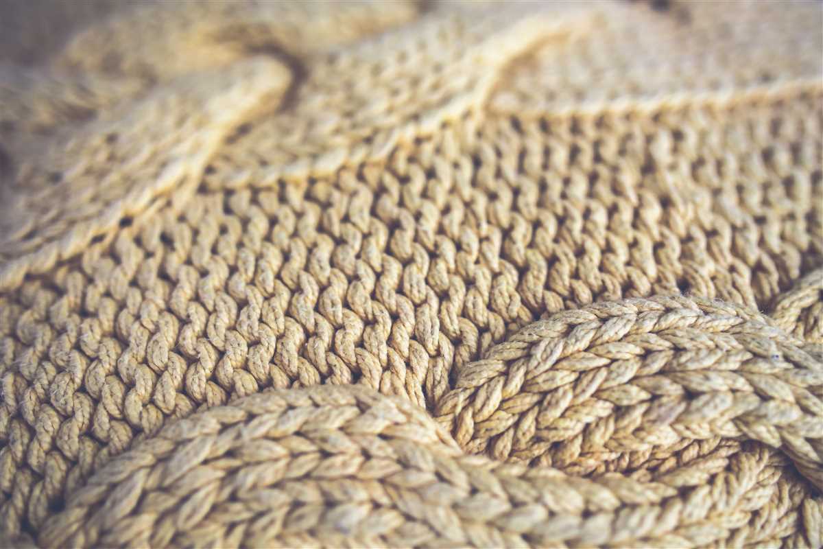 How to lay out a pattern on knit fabric
