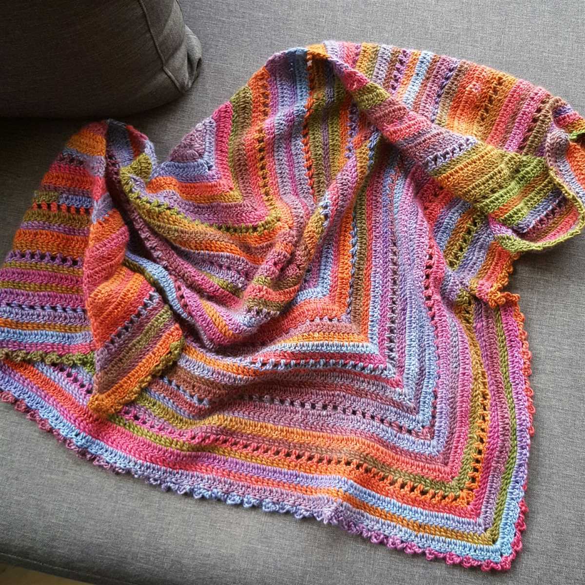 Simple shawl knitting pattern