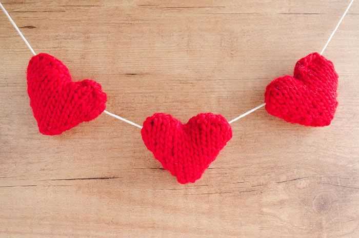 Free red heart yarn knitting patterns