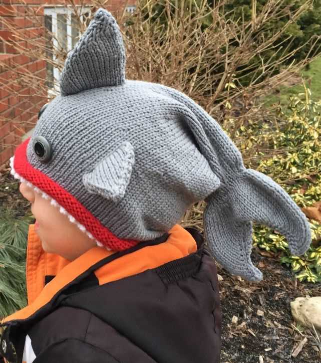 Fish hat knitting pattern