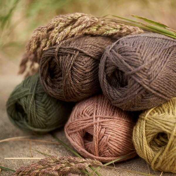 Knitting patterns with linen yarn