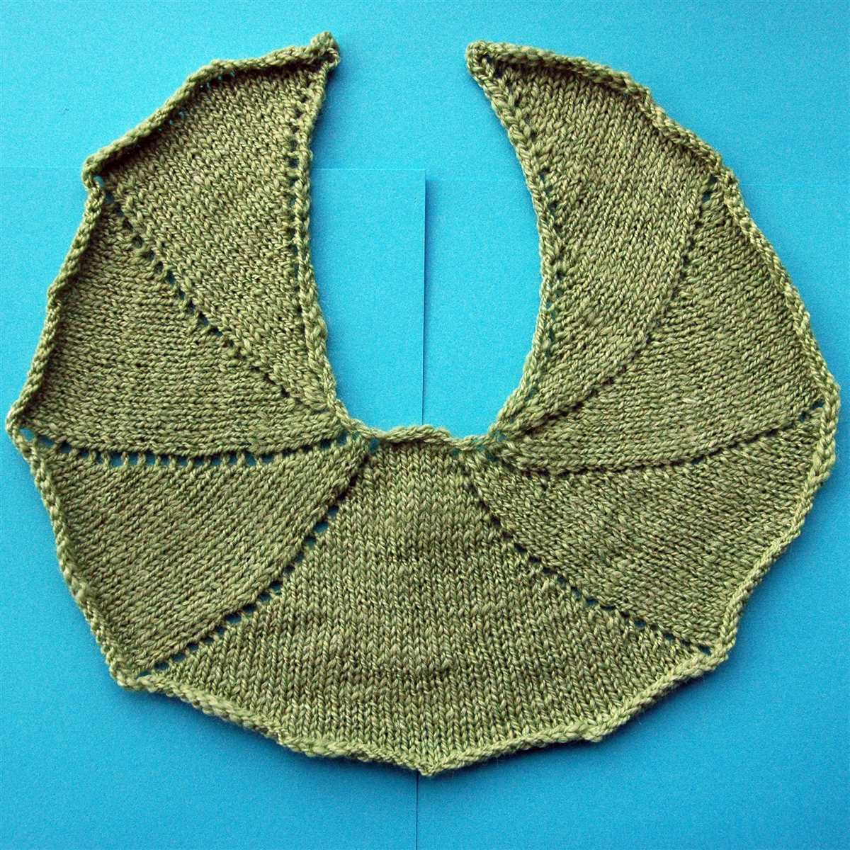 Free crescent shawl knitting pattern