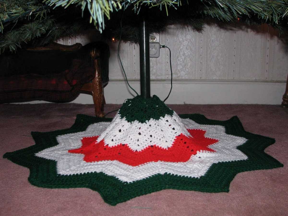 Christmas tree skirt knitting pattern