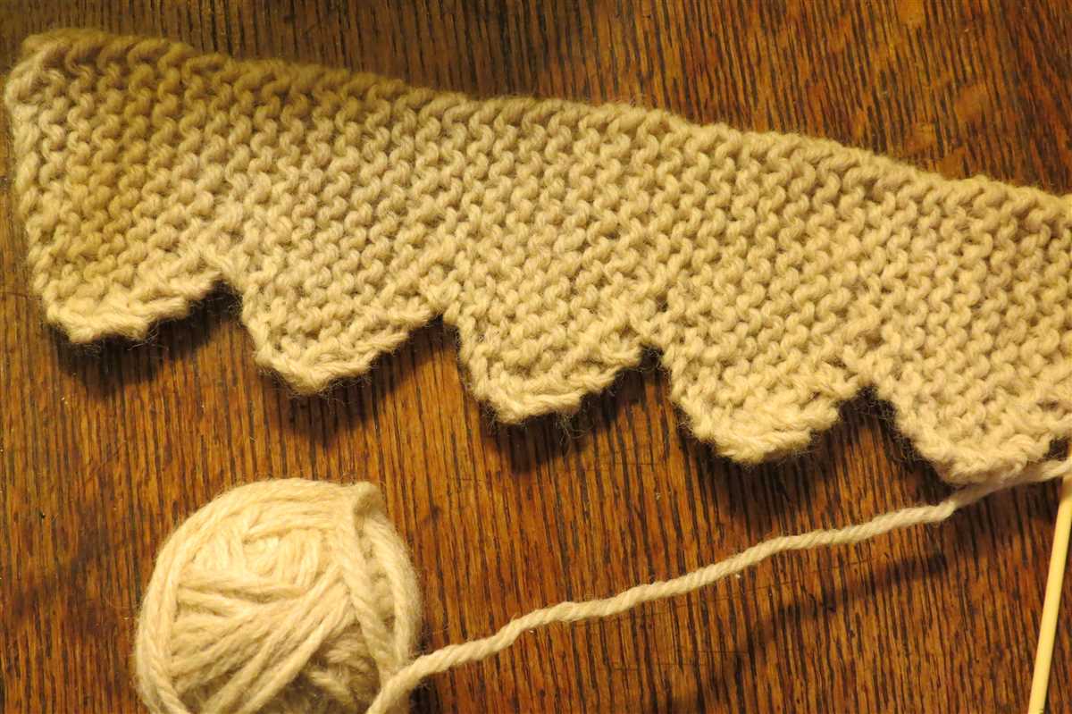 Scallop edge knitting pattern